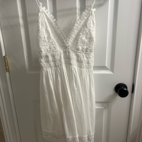 White Zara Crotchet Dress - Picture 2 of 4